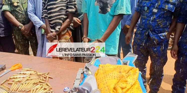 SIGUIRI: Arrestation de deux présumés malfrats avec des armes automatiques et des munitions…