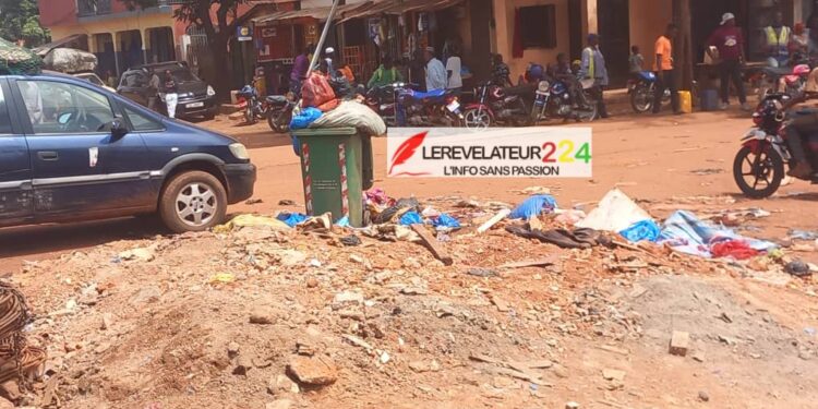 LABE : Les citoyens du marché Daka haussent le ton contre l’insalubrité devant leur lieu de négoce