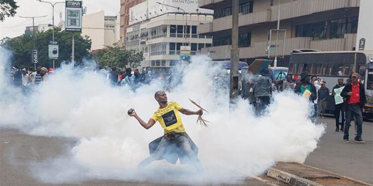 Quand les peuples s&rsquo;éveillent, les dirigeants tremblent ou tombent !