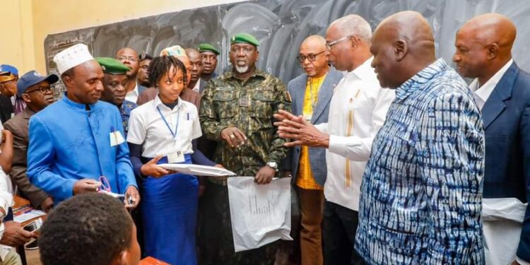 LABE : le premier ministre Amadou Oury Bah lance la première épreuve du baccalauréat unique session 2024