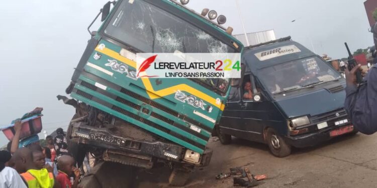 Gbessia : Une remorque finit sa course sur le trottoir et tue une personne