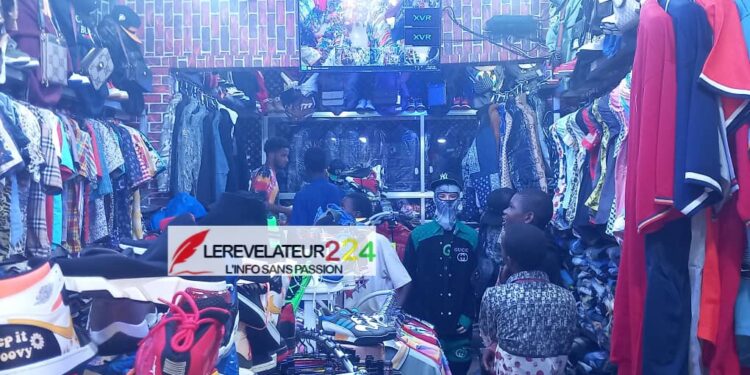 Préparatifs de la fête de tabaski à Labé : Vendeurs et acheteurs d’habits se plaignent de la conjoncture économique