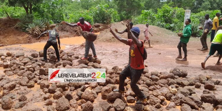 Route Nafadji-Finabala (Siguiri) : Citoyens et autorités communales décident de réhabiliter la voirie