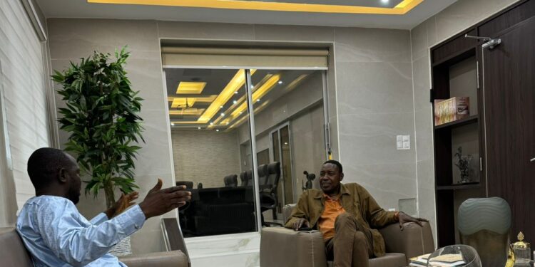Diplomatie citoyenne dans la sous région : le coordinateur des forces sociales échange avec la Direction du Magazine International Confidentiel Afrique