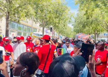 Paris : les forces vives se mobilisent dans la rue, pour dénoncer la dictature de Mamadi Doumbouya