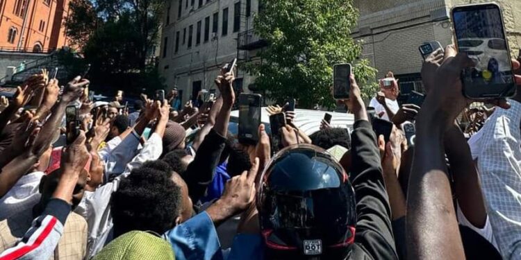 Mosquée de Bronx : Cellou Dalein ovationné par ses partisans…