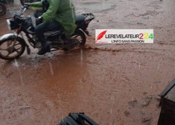 Saison des pluies : la galère des conducteurs de motos-taxis à Kindia…