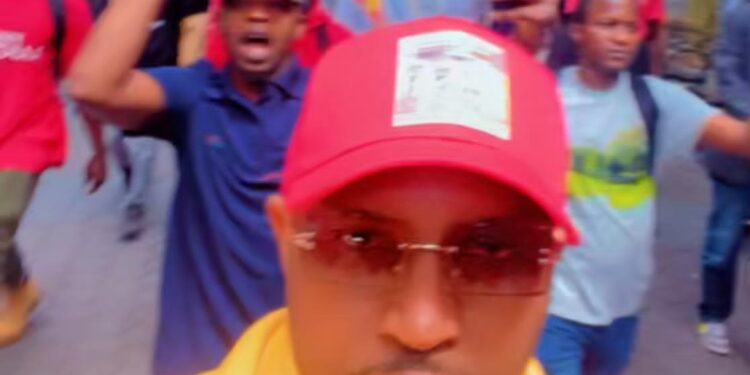 Alpha Fria Barry, FNDC États-Unis : ‘’Il est temps de rappeler aux autorités de transition que la Guinée ne leur appartient pas’’ (Discours)