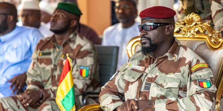 Éventuelle candidature du Général Mamadi Doumbouya : la réponse ambiguë du Général Amara Camara