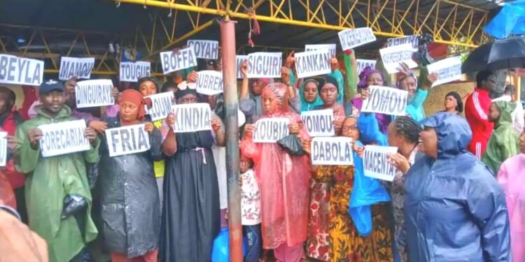 Manif des enseignants contractuels non retenus à Conakry: la CNECG et le CPE accusent Aboubacar Soumah du SLECG (Communiqué)