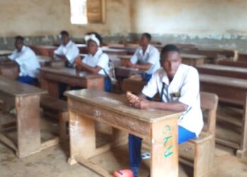 Rentrée scolaire à N&rsquo;Zérékoré: l&rsquo;inspecteur régional de l&rsquo;éducation déplore l&rsquo;absence des élèves dans les salles de classes