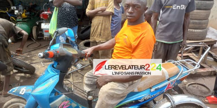FARANAH: Maître Sory Camara, un handicapé spécialisé dans la transformation des motos en un tricycles, pour ses semblables