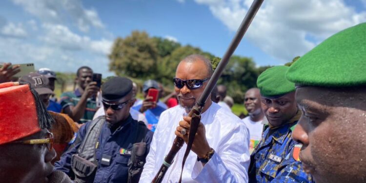 Adresse à la nation du Général Mamadi Doumbouya : Il n’a été ni à la hauteur des enjeux ni à la hauteur des attentes de nos populations (Par Souleymane Souza Konaté)