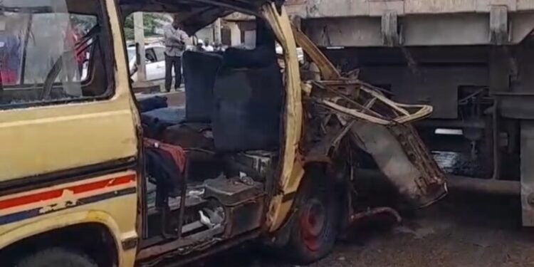 SANGOYAH: Un terrible accident de la circulation fait 4 morts