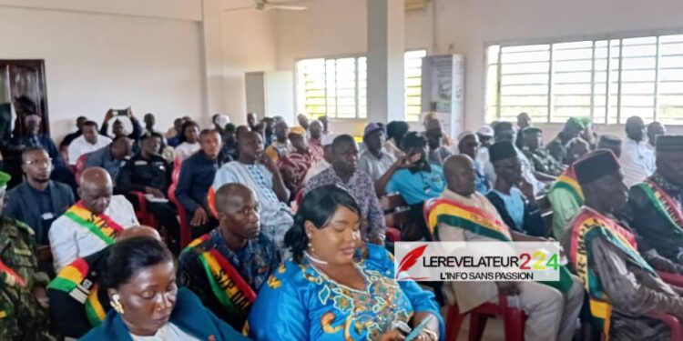 Vulgarisation de l’avant-projet de constitution: les émissaires du CNT rencontrent les cadres territoriaux, élus locaux et leaders religieux