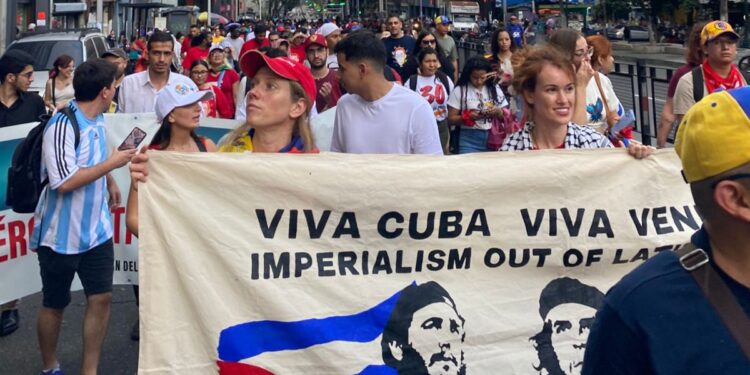 Le mouvement de la jeunesse Nasser accueilli par le Consul Égyptien au Venezuela (Communiqué)