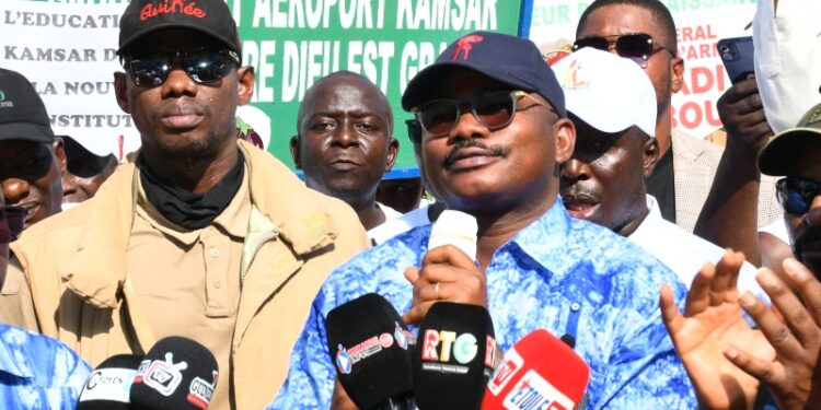 Campagne de vulgarisation de l’avant-projet de la constitution : Après Boké, Kamsar reçoit le président du CNT et sa délégation