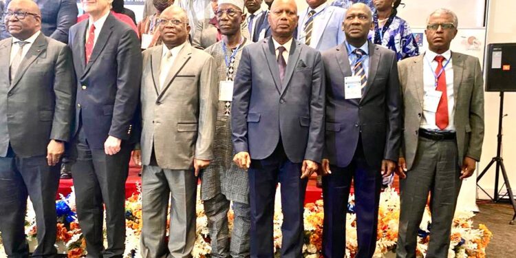 Abidjan: Le président de la HAC à une conférence portant sur la régulation de l’Intelligence Artificielle (IA)