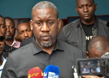 Arrestation d’Aliou Bah : le MoDeL informe que son leader est détenu au haut commandement de gendarmerie (Communiqué Nº2)