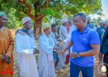 KOUNDARA : le Ministre Moussa Moïse Sylla visite le village historique de Boussoura, dans la région de Damah