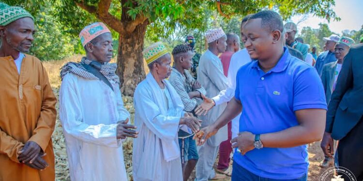 KOUNDARA : le Ministre Moussa Moïse Sylla visite le village historique de Boussoura, dans la région de Damah