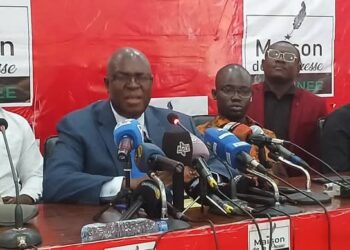 Guinée : le BL de Dr. Faya Milimouno dénonce « les graves violations des droits de l’homme et des libertés par le CNRD »