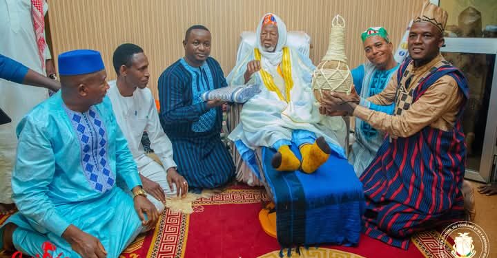 LABE : Le Ministre Moussa Moïse Sylla en visite chez le Khalife du Foutah, Elhadj Abdoul Gadiri Dionfo Diallo