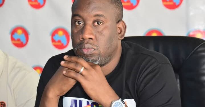 Aliou Bah recadre Dr. Morissanda Kouyaté: ‘’Lorsqu’on se dit récipiendaire du prix Nelson Mandela, on doit s’imposer certaines limites dans ses propos et actes’’