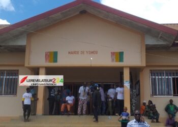 LABE : Le Ministre Moussa Moïse Sylla en visite chez le Khalife du Foutah, Elhadj Abdoul Gadiri Dionfo Diallo