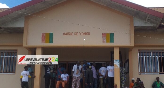 LABE : Le Ministre Moussa Moïse Sylla en visite chez le Khalife du Foutah, Elhadj Abdoul Gadiri Dionfo Diallo