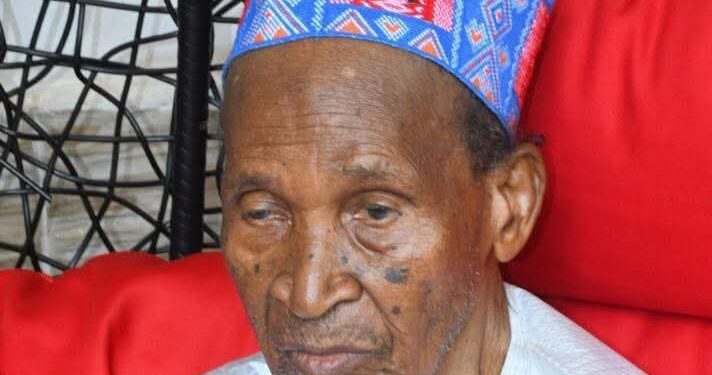 Hommage à Elhadj Boubacar Biro Diallo, une figure emblématique de la politique guinéenne décédé à 103 ans (Par Oumar Kateb Yacine)