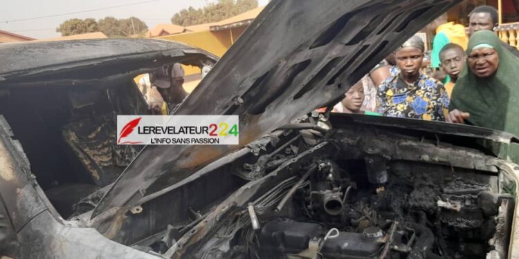 SIGUIRI : le véhicule du président de la délégation spéciale de Kintinia incendié par des inconnus