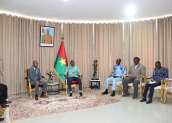 Ouaga : Boubacar Yacine Diallo, porte-parole des régulateurs de l’UEMOA-GUINEE chez le Premier Ministre Jean Emmanuel Ouédraogo