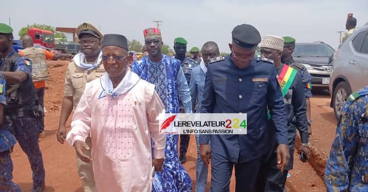 Assassinat d’Adama Konaté: le ministre Yaya Kaïraba Kaba dans la famille mortuaire à Kankan