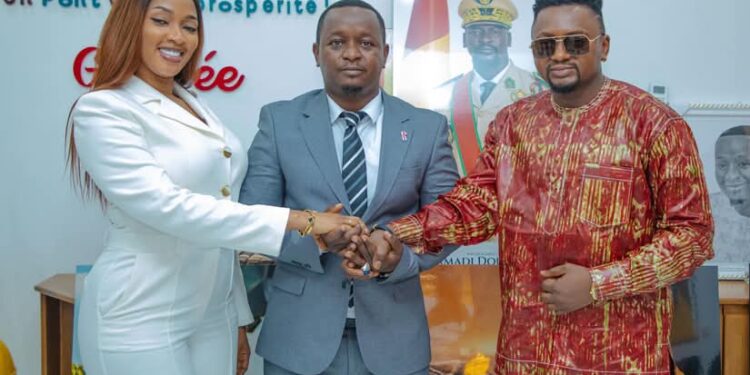 Culture: Au nom du Chef de l’Etat, le Ministre Moussa Moïse Sylla réunit Azaya et Djelykaba Bintou autour de la même table— un acte fort en faveur de l’unité et de la culture guinéenne