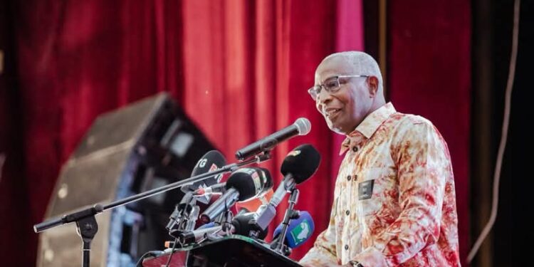 Bah Oury aux enseignants: ‘’Vous êtes le corps qui façonne le présent et l’avenir de notre pays’’