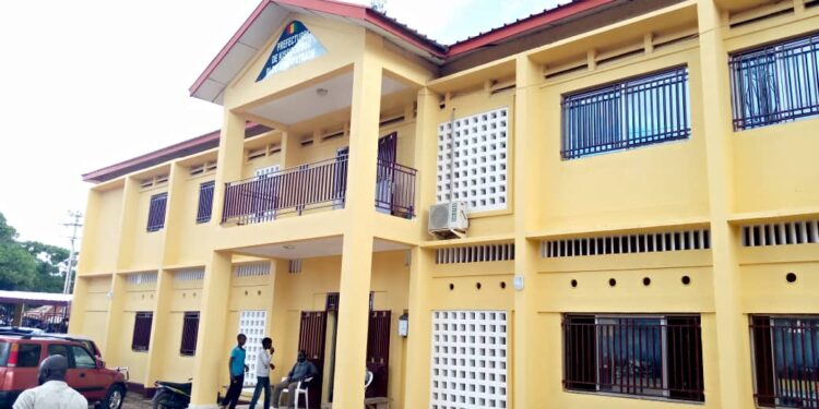 KISSIDOUGOU : Un homme tue accidentellement sa propre fille devant sa résidence…
