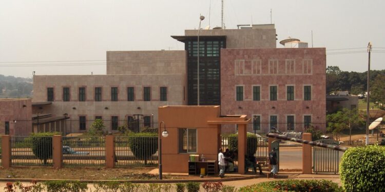 L’Ambassade des Etats-Unis en Guinée lance un outil numérique pour encourager le public à vérifier les contenus en ligne (Communiqué)