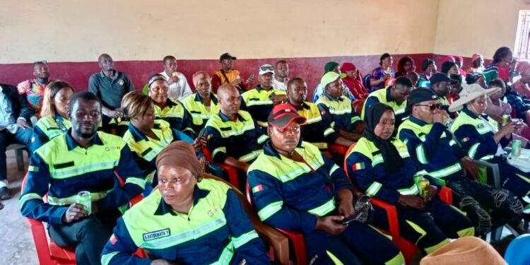 Journée internationale du travail : les employés de la société AGB2A-GIC célèbrent Ahmed Kanté et reconnaissent ses efforts