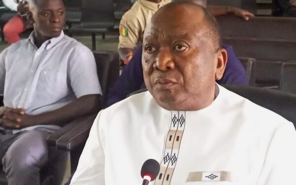 Ce n’est pas un cadeau, mais un droit : redresser le déploiement chaotique de la Carte d’identité numérique en Guinée