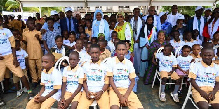 Mois de l’enfant Guinéen : la ministre Charlotte Daffé lance les activités dans la commune de Sonfonia
