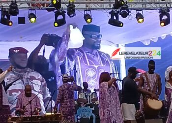 Grande Mamaya de Kankan : la Basse côte à l&rsquo;honneur avec le Kèndéli, le Général Mamadi Doumbouya esquisse des pas de danse
