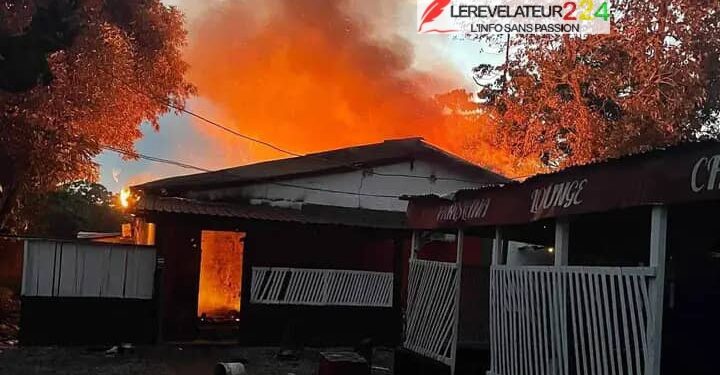 URGENT-Kissidougou : Une boîte de nuit victime d&rsquo;incendie, les pertes estimées à plus de 300 millions
