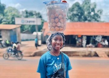 BOKE: Fatoumata Kalissa, vendeuse d’oeufs, décroche son Bac après trois tentatives