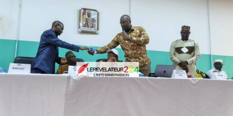 BOKE – Inspection régionale de la Santé : Dr. Aboubacar Conté passe le témoin à Dr. Abdoulaye Diallo…