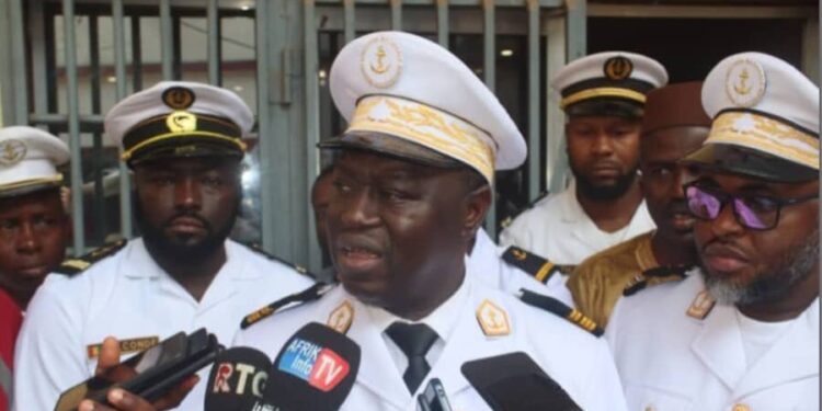 Marine Marchande : le ministre Ousmane Gaoual Diallo suspend Paul Moussa Diawara et son adjoint pour faute lourde