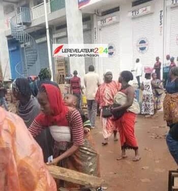 KINDIA : Des femmes du grand marché protestent devant le centre commercial EBT