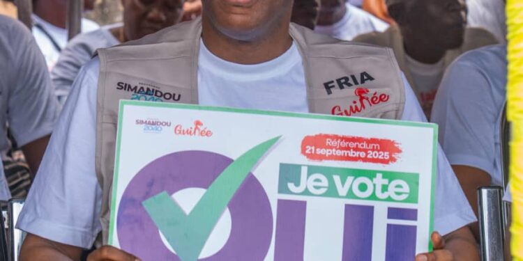 Campagne référendaire : Bakary Sylla, DG de la CNSS invite les citoyens de Fria à retirer leurs cartes d’électeurs pour un vote massif en faveur du « OUI »