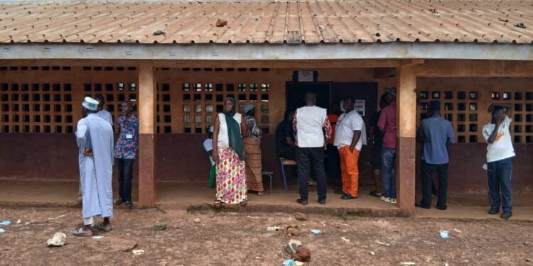 BOKE : la participation au référendum chute dans l’après-midi, mais le civisme reste intact