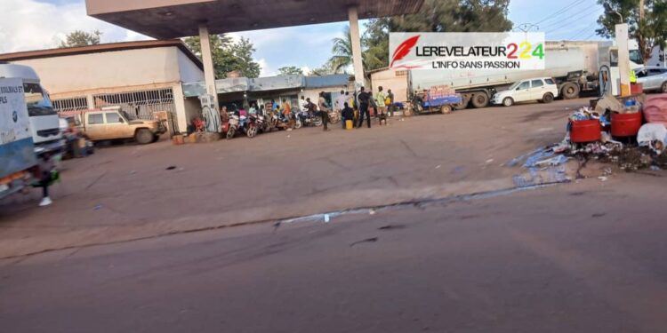 SIGUIRI : le litre d’essence se négocie entre 20 000 et 25 000 gnf…